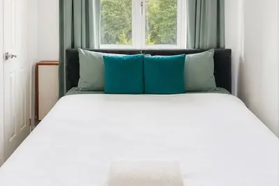Image de Hatfield | Entire House | Save Big for Long Stays