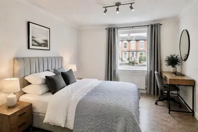 Image de 6 Bedroom Whole House Let | Parking