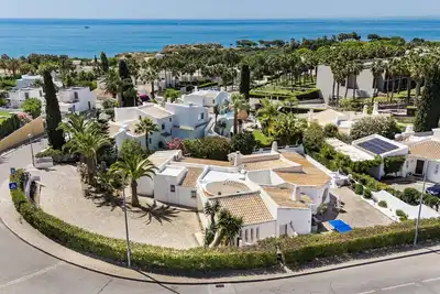 Image de The Beach House - Villa walking to the beach