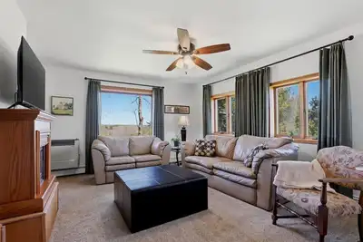 Image de Blueberry Hill - Entire Home in Plymouth