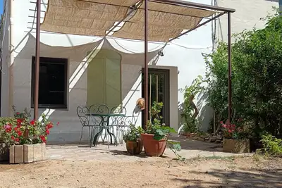 Image de Mas au milieu des vignes, idéalement situé entre Camargue et Provence.