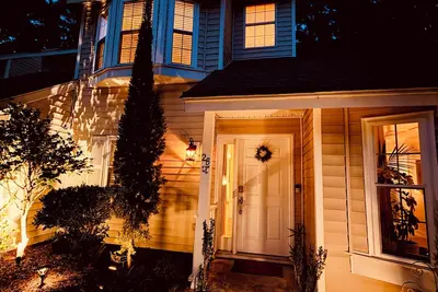 Image de World of Charleston: Quiet & Cozy Townhome Close to Historic Dt & Folly Beach!
