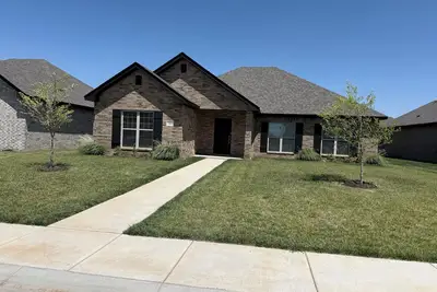 Image de Brand new home in established neighborhood in Southwest Amarillo.