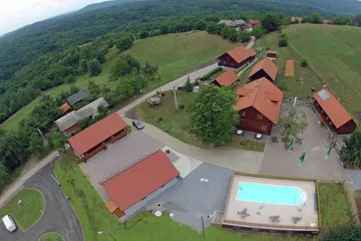 Image de Maison de campagne, piscine & WiFi