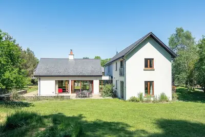 Image de Large Kenmare home sleeping 10