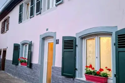 Image de Romantic house by the river