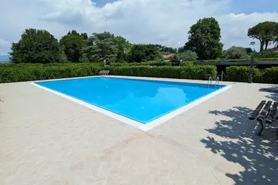 Image de Villa Lucrezia – 4 couchages à Bardolino, Lac de Garde – Piscine, Jardin, Parking, Animaux acceptés