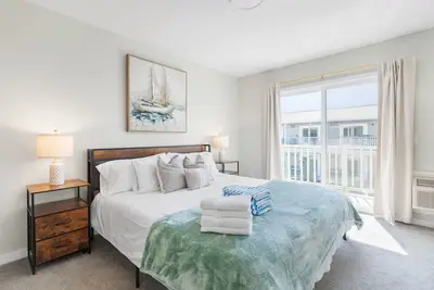 Image de Ocean Mist Condo- Sleeps 4-Beach View- Walk to Town-Parking- Deck