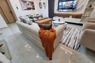 Image de Spacious 4-bedroom house with 24hr-Power Supply & Security, Gym, Pool