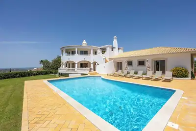 Image de Casa Das Brisas - vues et piscine pour 8 personnes