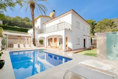 Image de Villa with Pool, Just Renovated | Bellamar by Palmera
