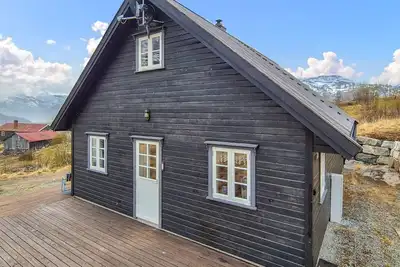 Image de Lovely home in Borgund with sauna