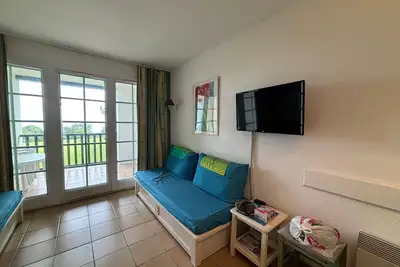 Image de T2 avec piscine, vue mer - 4 pers.