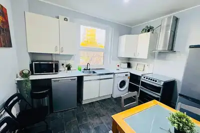 Image de Lovely two bedroom flat in good Location