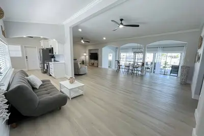 Image de The Gulf Oasis-  Pool, hot tub, boat ramp, floating dock, kayaks, waterfront