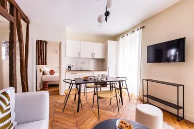 4. Deux chambres#Champs Elysées#Arc de Triomphe#Ac