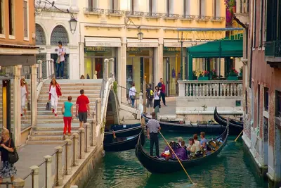 Image de Charming Venetian Residence with Canal Views and Private Terrace in San Marco
