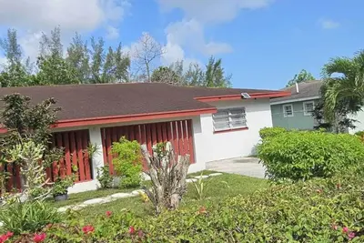 Image de Cozy Nassau Hideaway – Local Island Charm