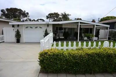 Image de Sunny Coastal 3-bedroom house in Oceanside near the beach