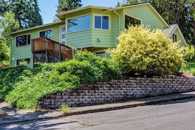 Image de Spacious 3br • 10 Min to Autzen • Family Friendly