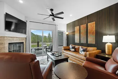 Steps from Lakeside Village w/ Lodge & Spa Access