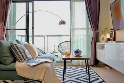 Image de 5 min Metro| KingBed | Kitchen full | Netflix WiFi