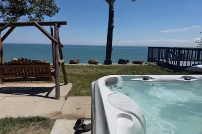 Image de Lakefront cottage #1 with private beach on Lake Huron, Ac, shared Hot Tub & Pool
