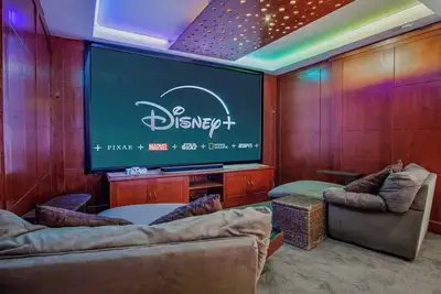 Image de 4-bedroom Villa with Private Pool and Movie Theater