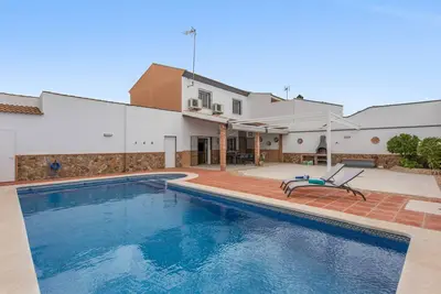 Image de Casa Jade – Grande maison avec piscine et barbecue à Fuente de Piedra
