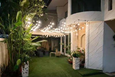Image de Sleep10 | 100\" Cinema | Quiet Gated Retreat | Mall