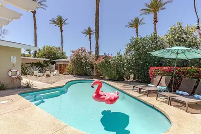 Image de Saltwater Pool • HotTub • Games - The Good Vibes House!