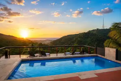 Image de Tropical villa with heated pool & panoramic views