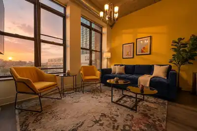 Image de Bright 2br Retreat near McCormick & Museum Campus