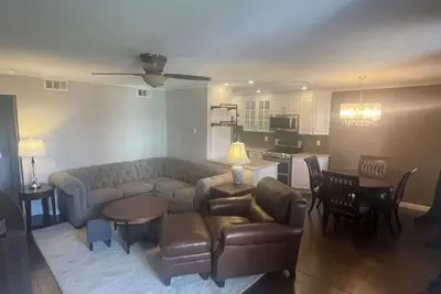 Image de Fabulous condo with Ac in the heart of Clifton, 8 mins to Giant’s Stadium