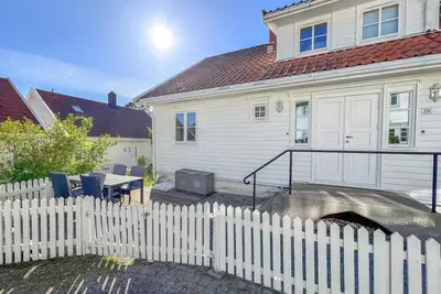 Image de Gorgeous home in Lindesnes with WiFi