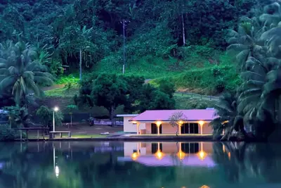 Image de Maison en bord du Lac Fainu, avec une vue magnifique, calme et reposant.