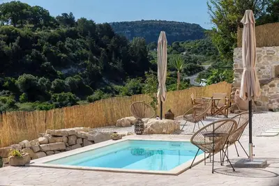 Image de Aerida GuestHouse Of Stone, Maria & Natalia Suites