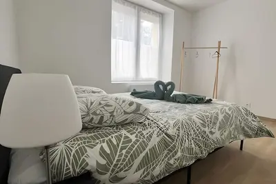 Image de Appartement 'Chez Hugo' avec terrasse privée.