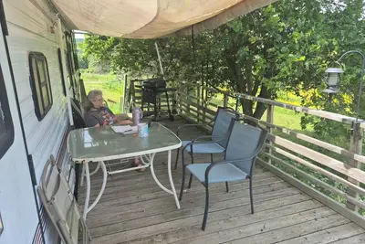 Image de Serene shady porch w/grill caravan w/ Ac in Marathon perfect for getaway