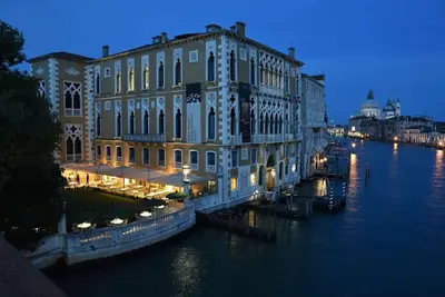 Image de Luxury Canal-View Apartment in Historic Palazzo Near San Marco
