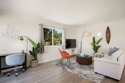 Image de Scenic 2br Stay w/ Ocean, Mountain & Sunset Views