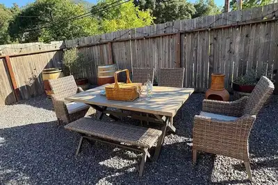 Image de Hot tub lake wine Cottage State Park 4 mins away
