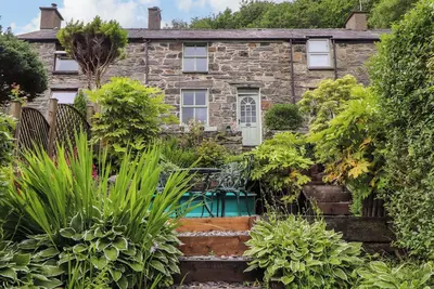 Image de 2 Bryn Eglwys, family friendly, character holiday cottage in Prenteg
