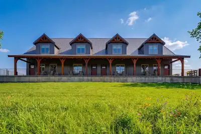 Image de James River Hideout 4 Units Riverfront Room For Whole Fam! Kayak, Fish, Swim