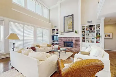Image de Breeze Getaway | Spacious Lakehouse in Montgomery