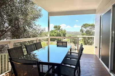 Image de The Blue Nest, Clare Relax in this calm, stylish space with expansive views.