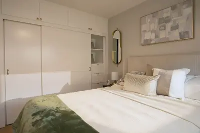Image de Calm Luxury Smart Home 2br - 1 Spa Bath near Lax/ Sofi/Intuit/Beach