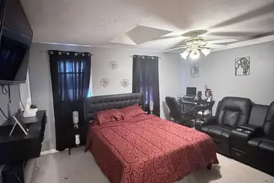 Image de 2-bedroom townhome in terrific Attleboro  close to Gillette and Foxwoods