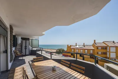 Image de GuestReady - Fuentebravia with terrace and pool