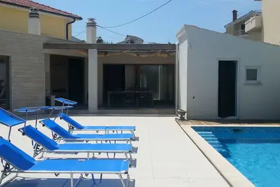 Image de Maison de vacances avec la piscine Premantura, Medulin (K-25859)